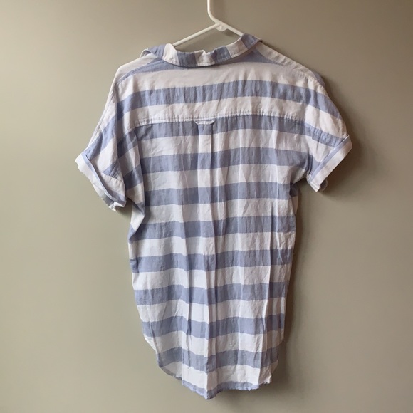 Button down - Picture 3 of 4